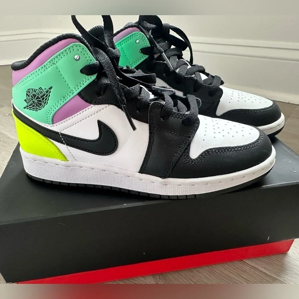 NIKE AIR JORDAN BOYS Sz 4 white/ black/ neon green/ purple,& turquoise Mid rise